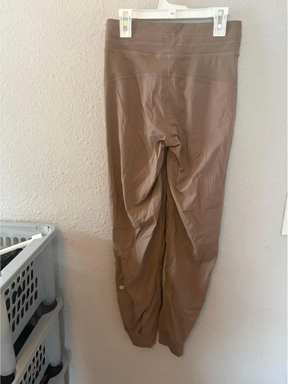Lululemon Dance Studio Mid-Rise Jogger *Full Length 29in inseam size 2. Like new